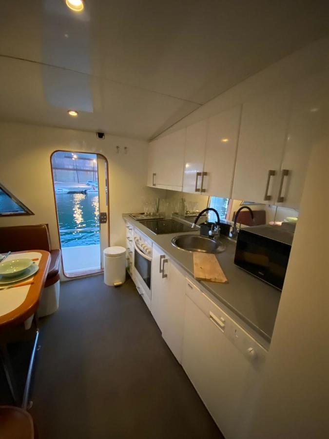 圣阿德里安-德贝索斯 Amazing Boat To Sleep In Barcelona酒店 外观 照片