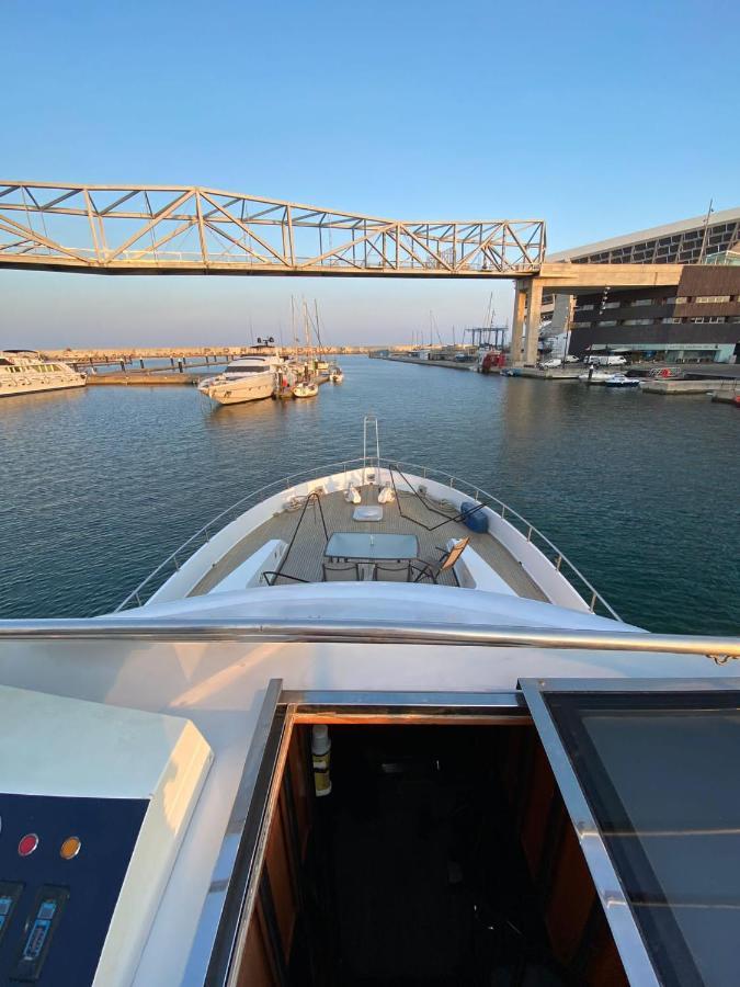 圣阿德里安-德贝索斯 Amazing Boat To Sleep In Barcelona酒店 外观 照片