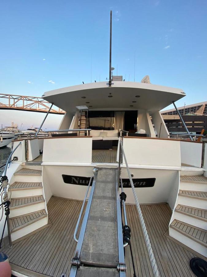 圣阿德里安-德贝索斯 Amazing Boat To Sleep In Barcelona酒店 外观 照片