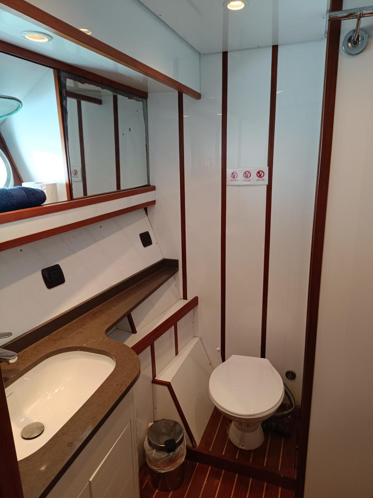 圣阿德里安-德贝索斯 Amazing Boat To Sleep In Barcelona酒店 外观 照片